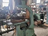 a machine that is sitting in the middle of a room