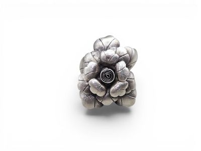 bague fleur en argent sterling avec un centre noir