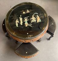 Table-basse Chinoise retenant quatre petites table-basses dé…
