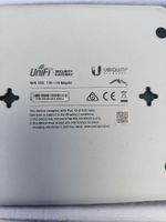 Passerelle de sécurité réseau de marque UBIQUITI, modèle Uni… (photo 2)