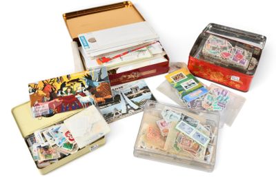 de nombreux types de timbres différents dans une boîte