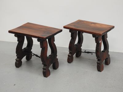 paire de tables d'appoint en chêne anglais du XIXe siècle
