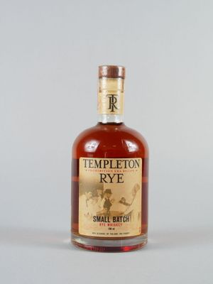 une bouteille de whisky « Templeton Rye Small Batch » sur fond blanc