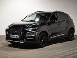 Le nouveau SUV Hyundai Kona est garé dans un garage.