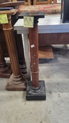 1 colonne en marbre, H. 104 cm