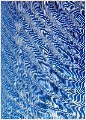 un tableau bleu et blanc orné de lignes ondulées