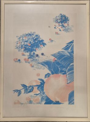 tableau encadré représentant des oiseaux et des fleurs sur fond blanc