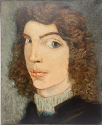 portrait d'un jeune homme aux cheveux bouclés, portant une chemise à col
