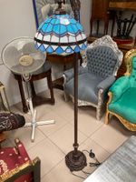 Lampadaire style TIFFANY. Haut.