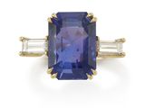 une bague en saphir et diamant