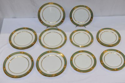 HAVILAND LIMOGES: ensemble d'assiettes en porcelaine à décor… - Photo 1