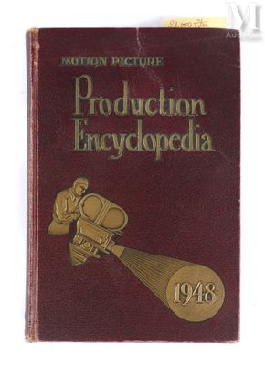 un vieux livre sur lequel figure l'image d'une batte de baseball