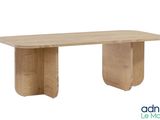 une image d'une table en bois sur fond blanc