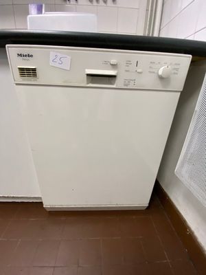 VENTE SUR DESIGNATION - LOT 25 - Un lave-vaisselle MIELE PRIMA (ancien