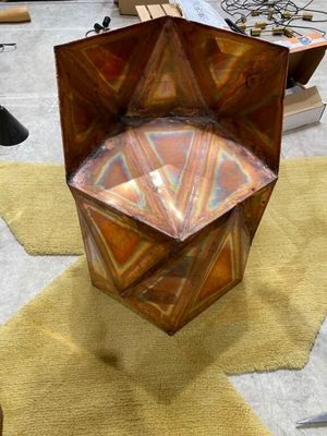 Julian Mayor (né en 1976) Chaise de forme libre en acier sou…