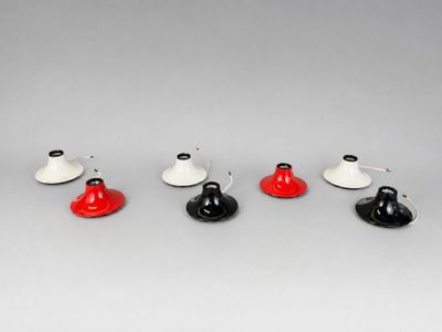 Vico MAGISTRETTI (1920-2006) Suite de 18 appliques "Téti", 6…