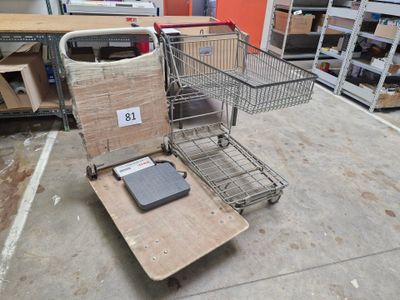 un caddie posé par terre