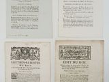 quatre pages d'un vieux livre sur un fond blanc