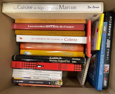 Carton contenant des livres de cuisine - Photo 1