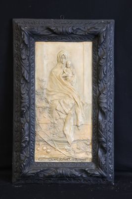 an image of a picture of a woman and child in a picture frame