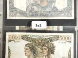 deux billets de banque différents sur lesquels figurent respectivement l'image d'une femme et celle d'un homme