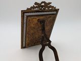 a picture of a picture frame with a picture on it