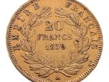 gros plan d'une pièce de monnaie sur fond blanc