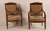 Paire de fauteuils à dossier plat en acajou et placage d’aca… (photo 5)