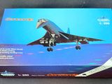 une boîte sur laquelle figure une maquette d'avion à réaction