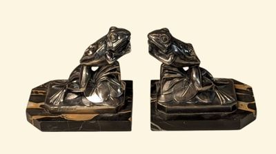Maurice FRECOURT (1890-1961) Paire de serre-livres en métal …