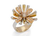 une bague en or et diamants, par van cleef