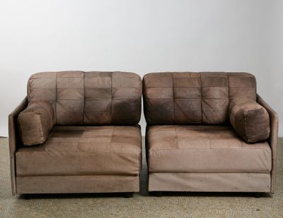 DE SEDE Paire de chauffeuses en daim marron