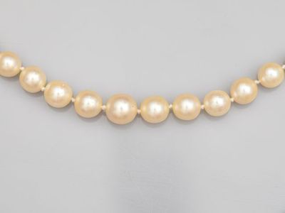 Collier de perles de culture en chute de diamètre 6 à 10 mm,…