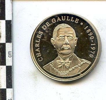 CHARLES de GAULLE. Médaille. Cuivre argenté.