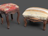 paire de tabourets anciens avec assise rembourrée