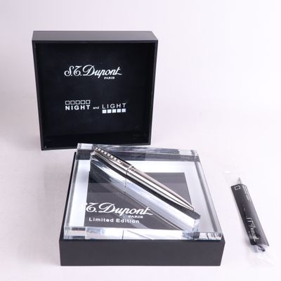 un stylo dans une boîte contenant un stylo