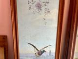a picture of a bird that is flying in the air