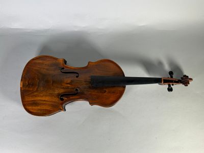 Violon alto. Marque au fer "P.J.