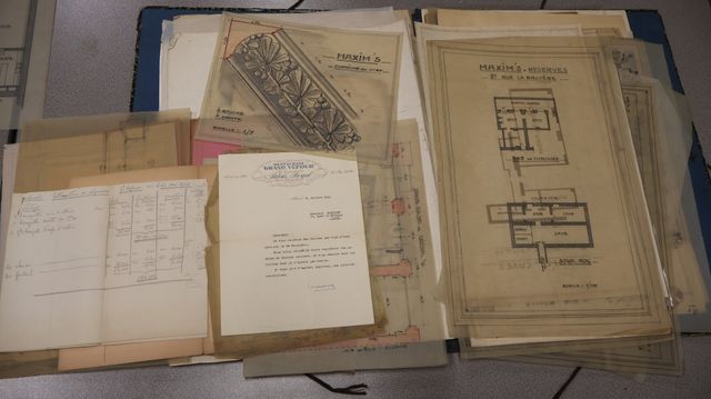 Mantelet : plan et décorations de Maxim’s (aquarelle, encre de Ch...