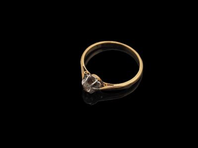 Bague solitaire en or jaune 18K (750/1000) sertie griffes d'… - Photo 1