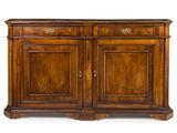 un buffet ancien en noyer à deux portes et deux tiroirs