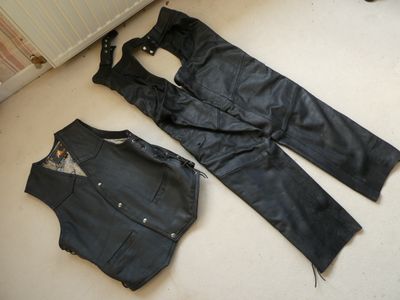 Gilet en cuir SYLMAN XL et Pantalon en cuir HELD à lacets su…