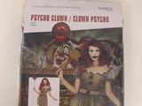 Le livre se trouve dans un sac en plastique sur lequel est représenté un clown tenant un ballon rouge.