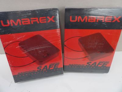 deux boîtes de piles Umbrax Safe posées sur une table