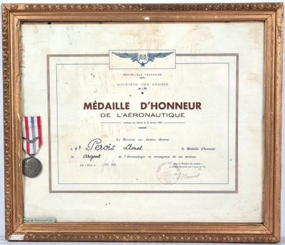 Médaille d'honneur de l'Aéronautique en argent, dans son cad…
