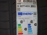 the tire tread of a car with an energy label on it