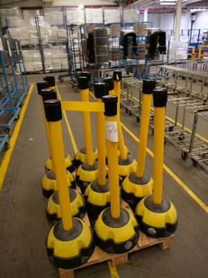 Une Palette DE 12 Potelets Jaunes Novap