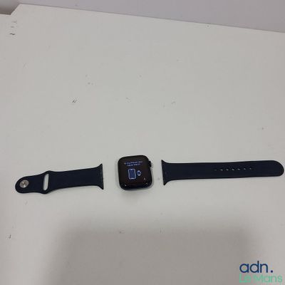 Quelqu'un a pris une photo d'une montre connectée et d'un bracelet de montre