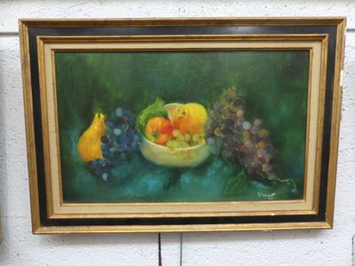 tableau représentant un bol de fruits posé sur une table, contenant des raisins, des oranges et des citrons