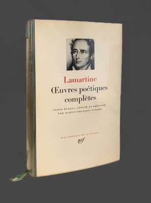 la couverture d'un livre sur laquelle figure la photo d'un homme